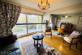 VICHY (proche centre-ville et commodités) – Appartement F3 + cave + parking couvert + balcon !