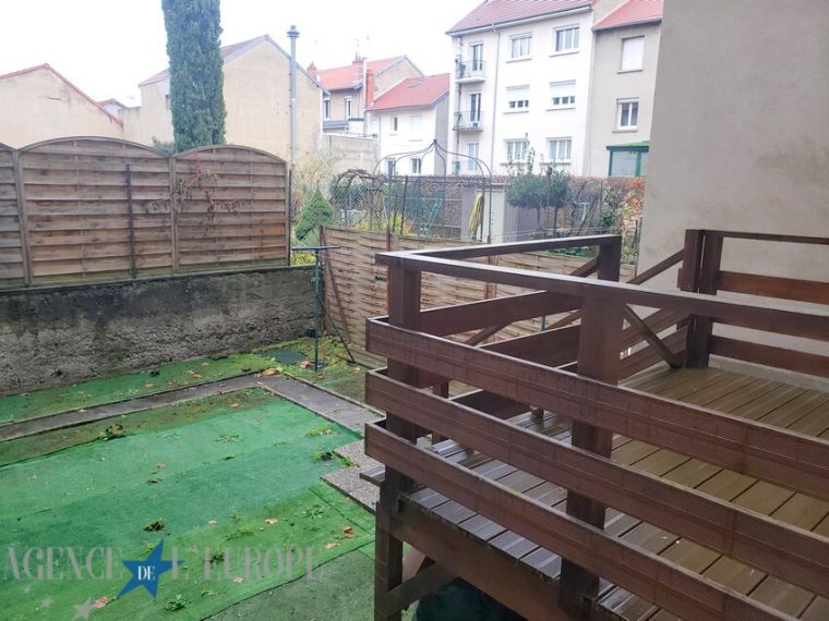 ? À vendre – Studio avec terrasse et jardin privatif – Vichy, quartier République