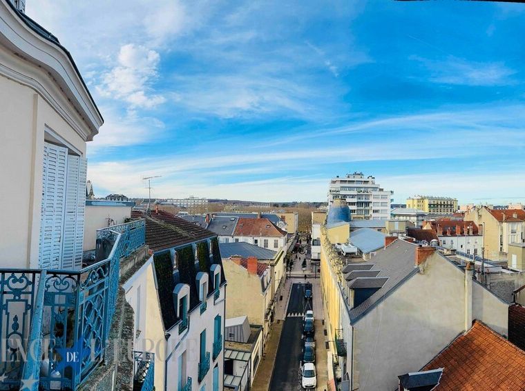 Vichy – Secteur recherché - Grand deux pièces avec balcons