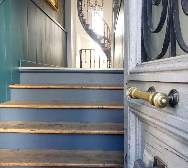 Charmant 3 pièces en rez-de-jardin – loué – immeuble de caractère