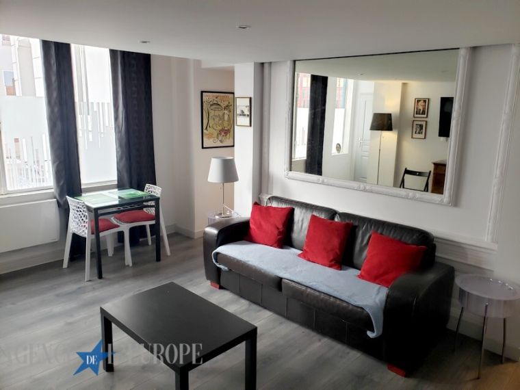 Vichy centre – Bien atypique de 91 m² avec 5 m de hauteur sous plafond, fort potentiel duplex