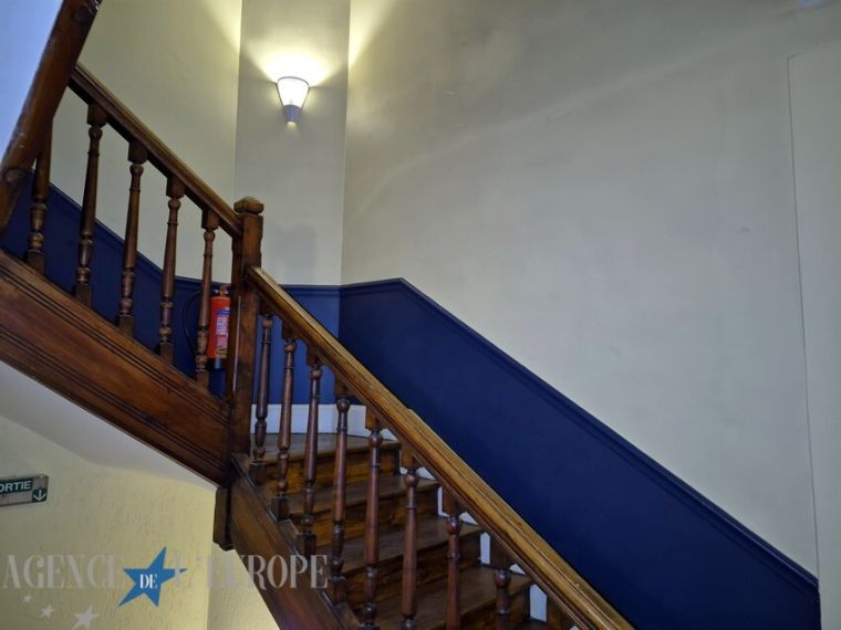 VICHY – T3 de 81 m² – Immeuble années 30 – 2 Balcons – Parking couvert