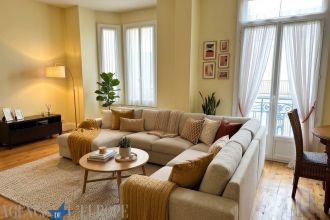 VICHY – T3 de 81 m² – Immeuble années 30 – 2 Balcons – Parking couvert