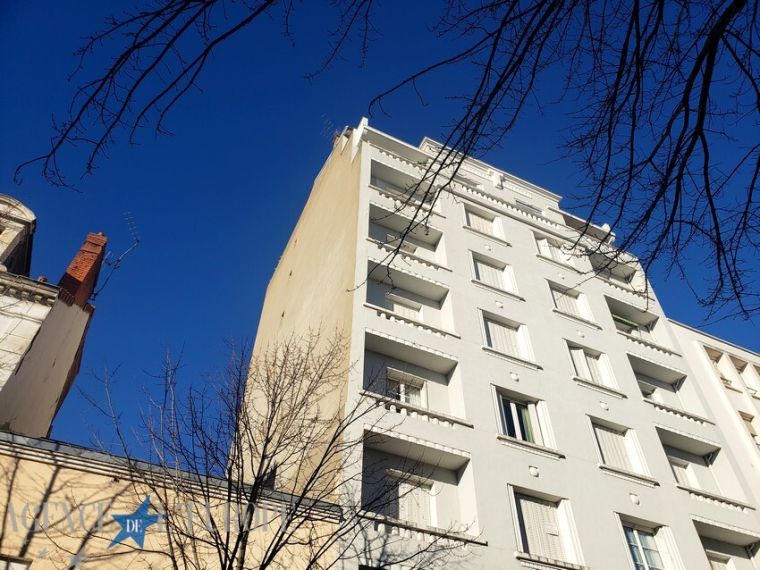 Appartement 3 pièces – 70,27 m² – Étage élevé avec ascenseur – Balcons – Très bon état