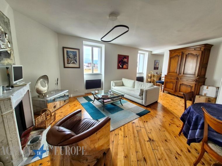 Appartement Duplex 5 pièces – 105 m² – Dernier étage avec ascenseur – Immeuble de caractère – Très bon état