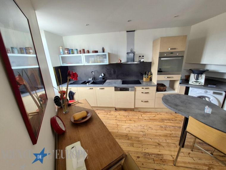 Appartement Duplex 5 pièces – 105 m² – Dernier étage avec ascenseur – Immeuble de caractère – Très bon état