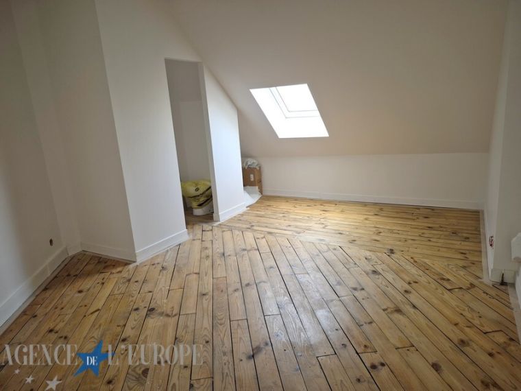 Appartement Duplex 5 pièces – 105 m² – Dernier étage avec ascenseur – Immeuble de caractère – Très bon état
