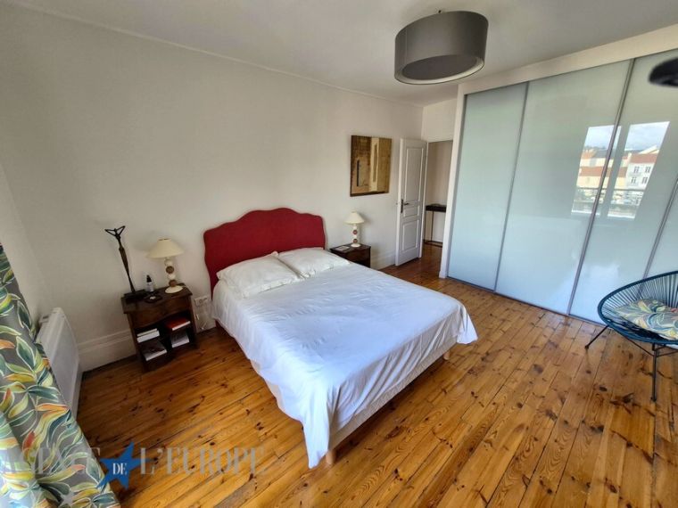 Appartement Duplex 5 pièces – 105 m² – Dernier étage avec ascenseur – Immeuble de caractère – Très bon état
