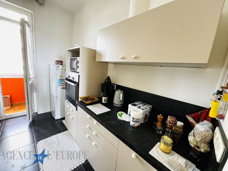 Appartement 3 pièces – 70,27 m² – Étage élevé avec ascenseur – Balcons – Très bon état