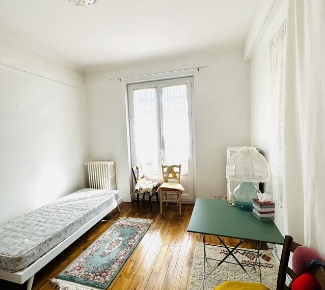 Appartement 3 pièces – 70,27 m² – Étage élevé avec ascenseur – Balcons – Très bon état