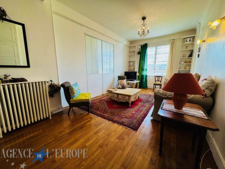 Appartement 3 pièces – 70,27 m² – Étage élevé avec ascenseur – Balcons – Très bon état