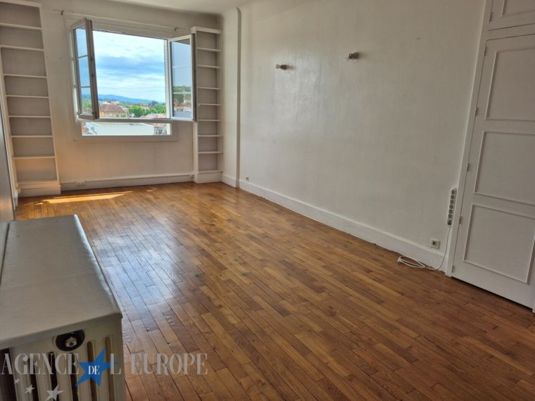 Appartement 3 pièces de 70,27 m² – vue dégagée - ascenseur – Balcons – Très bon état