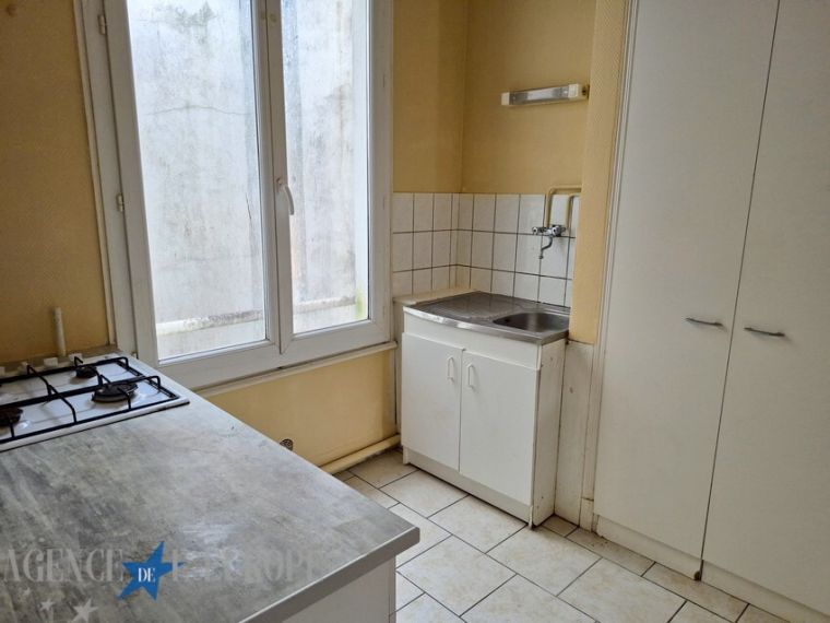 VICHY – F2 traversant de 42,54 m² avec cave