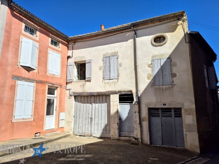 Gannat – Belle opportunité investisseur avec logements loués, grange et potentiel de création de lots