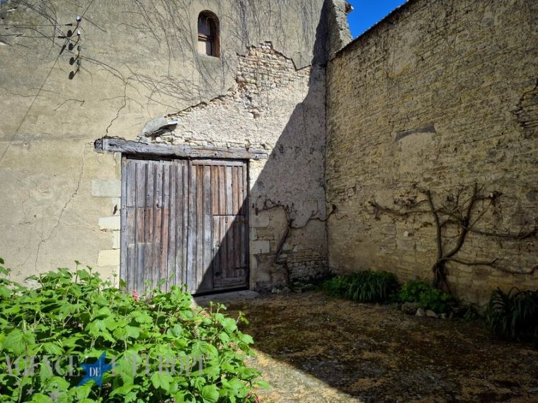 Gannat – Belle opportunité investisseur avec logements loués, grange et potentiel de création de lots