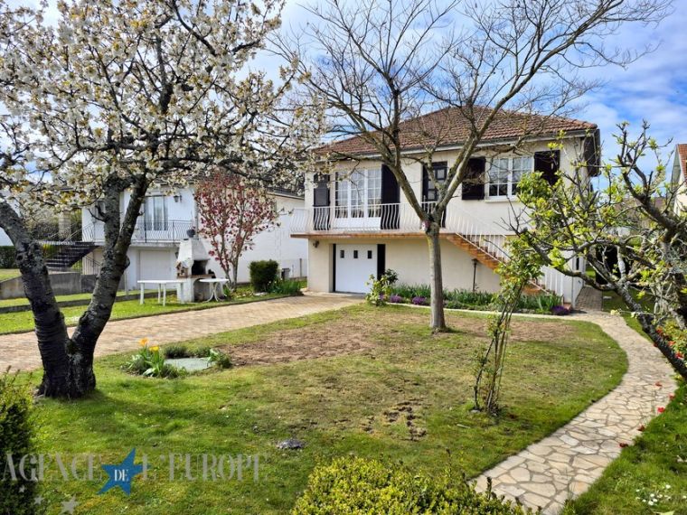 Maison traditionnelle F4 non mitoyenne avec jardin clos – Bellerive-sur-Allier