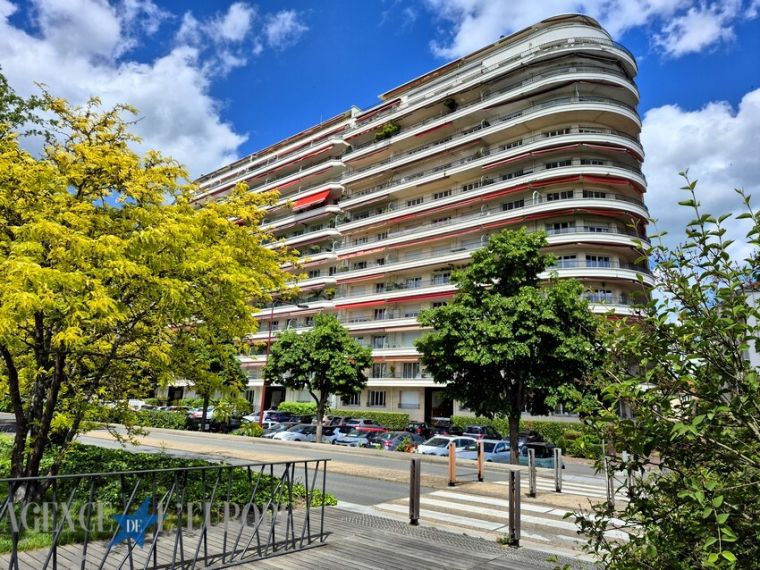 Vichy – Le privilège d’une adresse d’exception face au plan d’eau