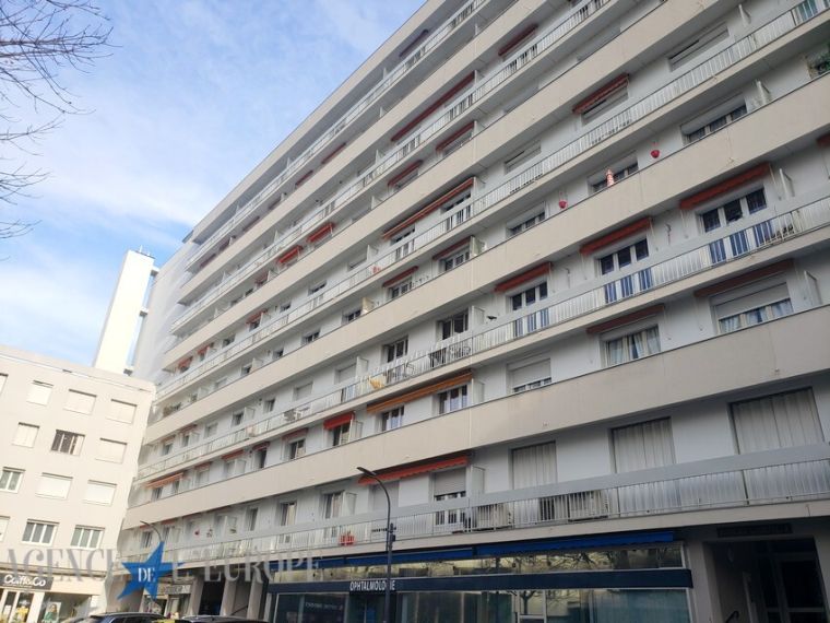 Appartement F3 de 67 m² habitables avec cave et balcons Cusset centre