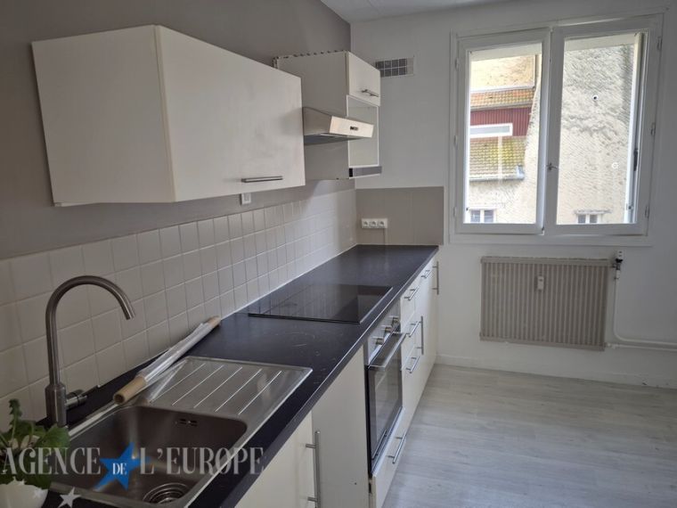 Appartement F3 de 67 m² habitables avec cave et balcons Cusset centre