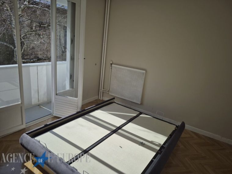 Appartement F3 de 67 m² habitables avec cave et balcons Cusset centre