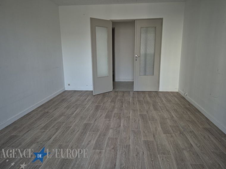 Appartement F3 de 67 m² habitables avec cave et balcons Cusset centre