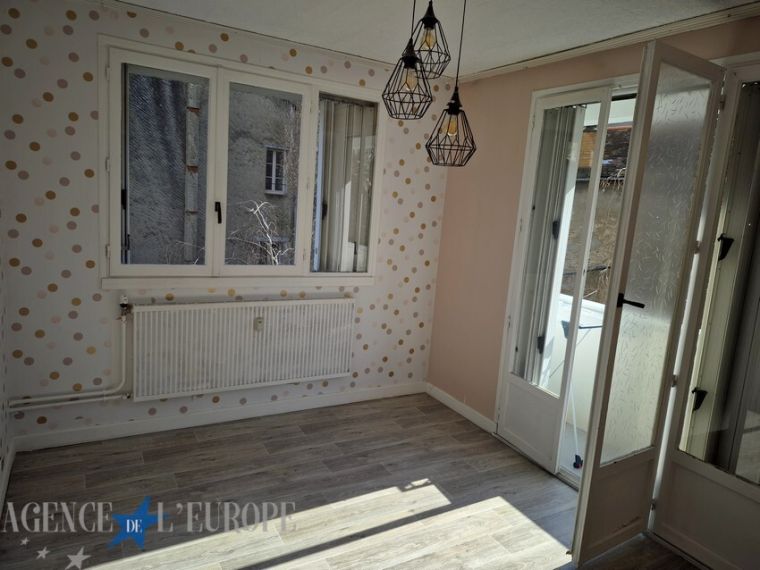 Appartement F3 de 67 m² habitables avec cave et balcons Cusset centre