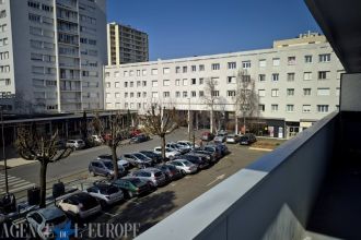 Appartement F3 de 67 m² habitables avec cave et balcons Cusset centre