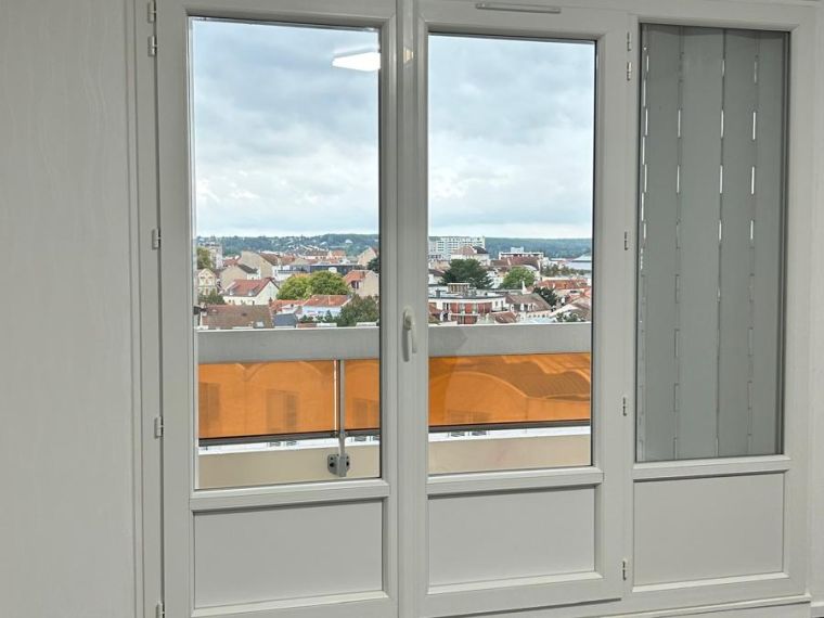 Charmant T2 refait à neuf avec parking intérieur