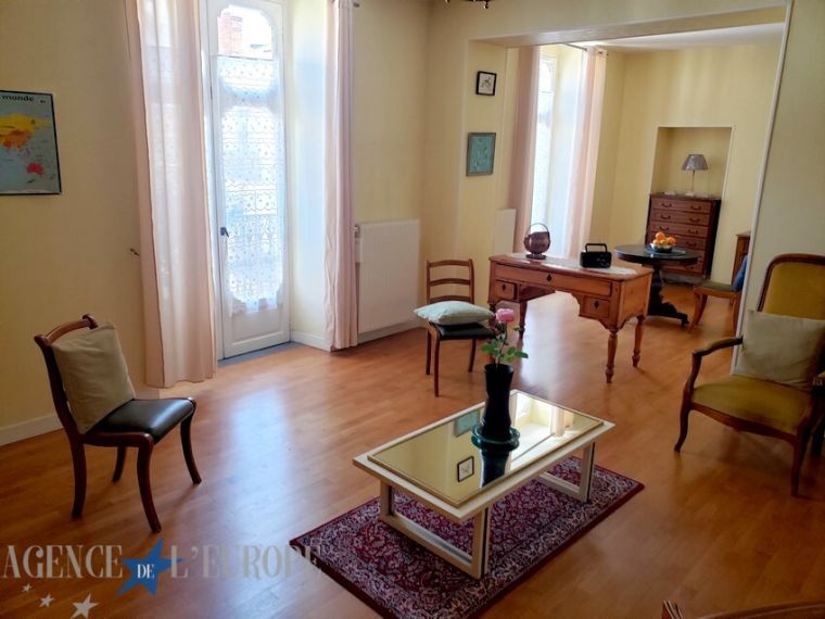 Appartement 93 m² habitables, lumineux et en très bon état - Vichy hyper centre