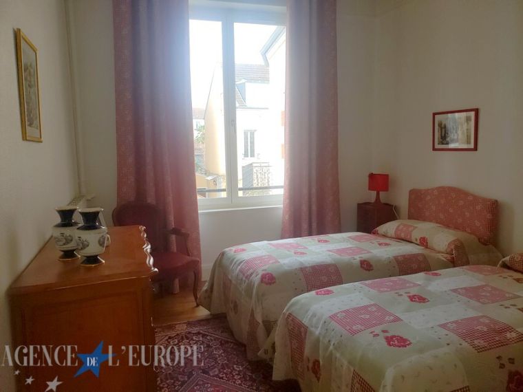 Appartement F4 en tbé avec cave, terrasse et deux places de parking - Vichy