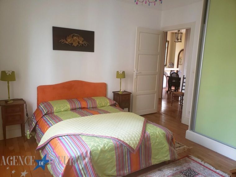 Appartement F4 en tbé avec cave, terrasse et deux places de parking - Vichy
