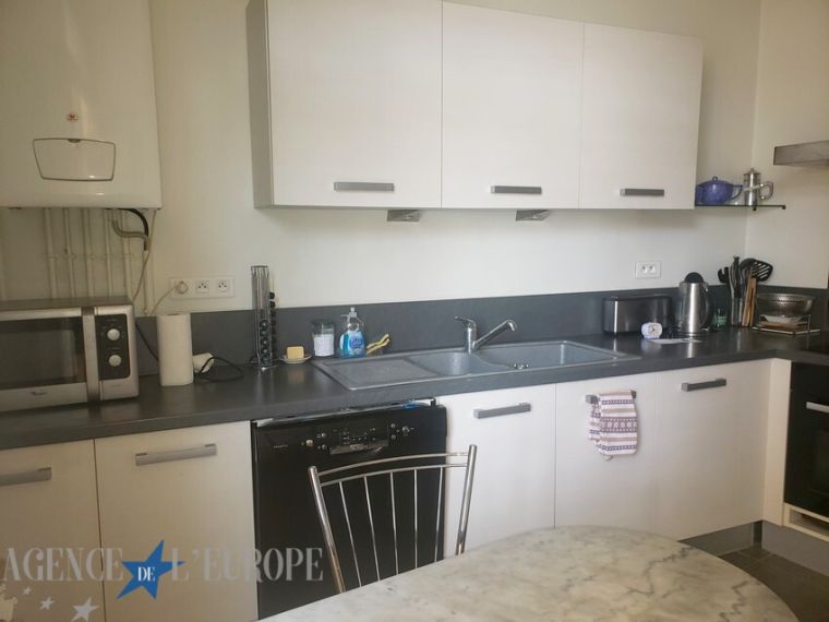 Appartement F4 en tbé avec cave, terrasse et deux places de parking - Vichy