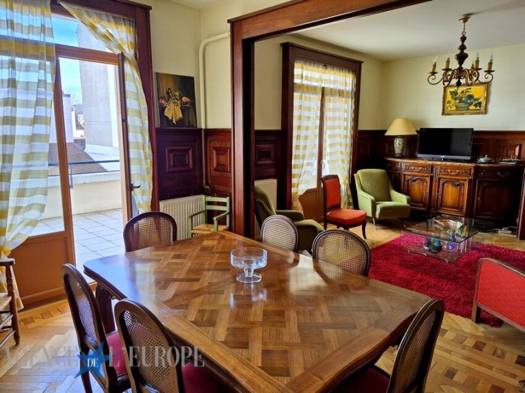 Appartement F4 en tbé avec cave, terrasse et deux places de parking - Vichy
