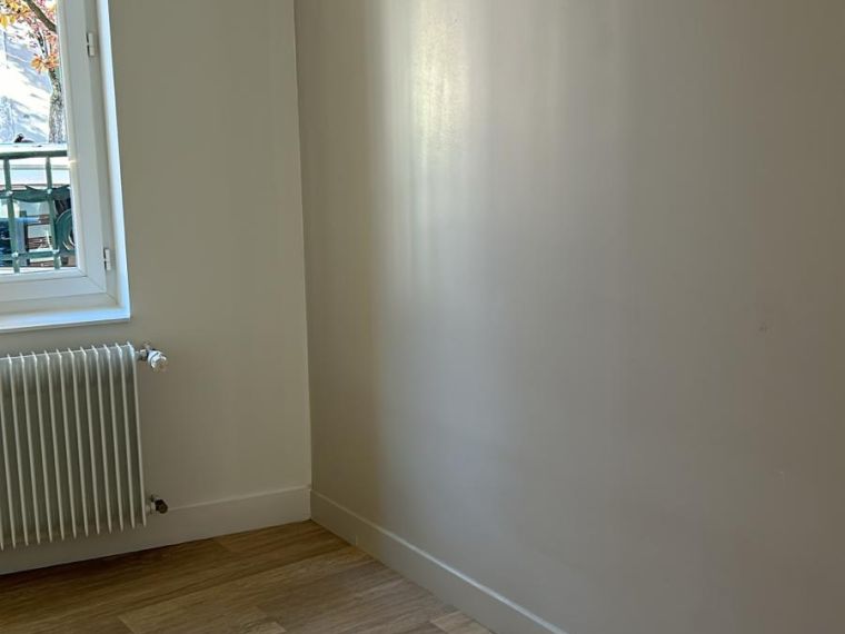 très joli T2 refait à neuf