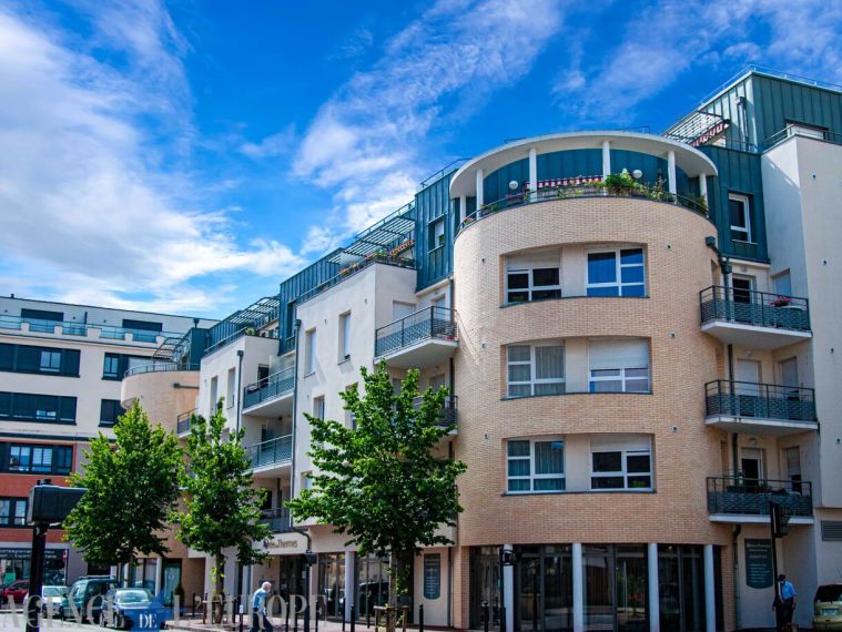 APPARTEMENT DEUX PIECES (45,69 m² + balcon) - VICHY THERMAL