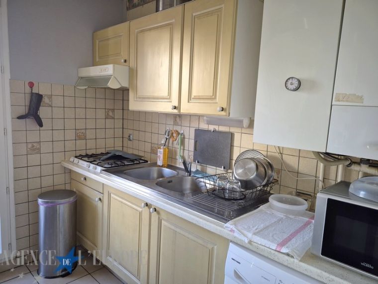À vendre – Appartement 2 pièces avec balcon, cave et parking privé