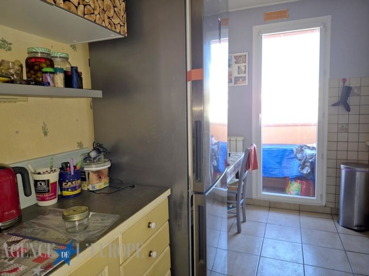À vendre – Appartement 2 pièces avec balcon, cave et parking privé