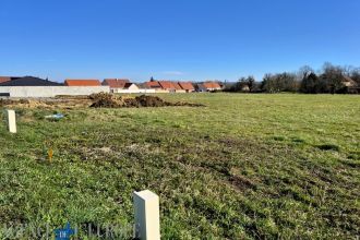 TERRAIN PLAT CONSTRUCTIBLE 3 502 m² - VICHY - GANNAT