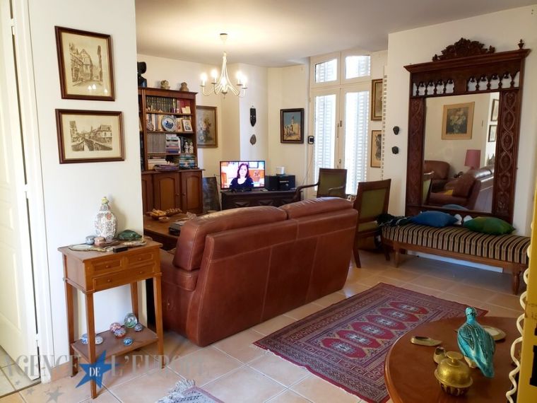 Appartement familial 6 pièces - 116 m² - balcons, cave - Vichy Thermal