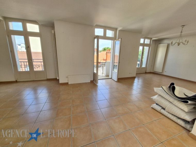Appartement familial 6 pièces - 116 m² - balcons, cave - Vichy Thermal