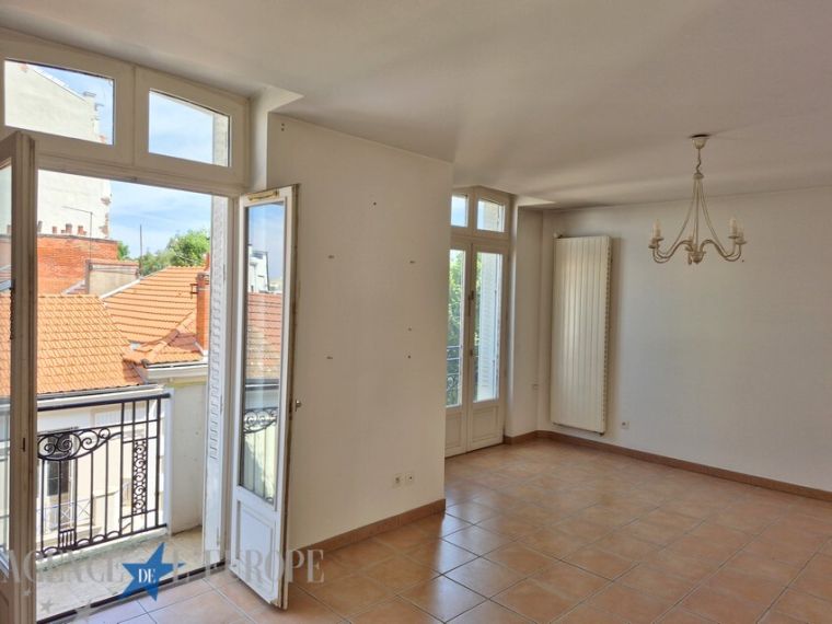 Appartement familial 6 pièces - 116 m² - balcons, cave - Vichy Thermal