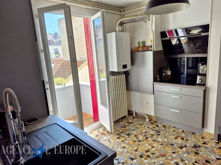 APPARTEMENT F3 EN TBE AVEC CAVE ET BALCON - 79 M² - VICHY CENTRE