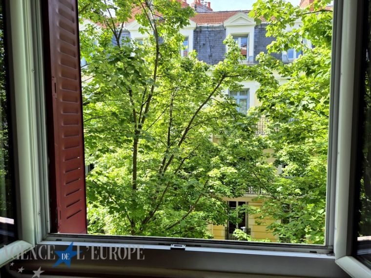 APPARTEMENT F3 - SURFACE 79 M² - BALCON - ASCENSEUR - VICHY CENTRE