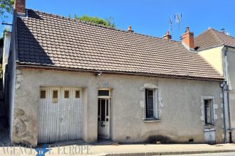 À SAISIR ! MAISON 3 PIECES À RENOVER + COUR - ST POURCAIN SUR SIOULE