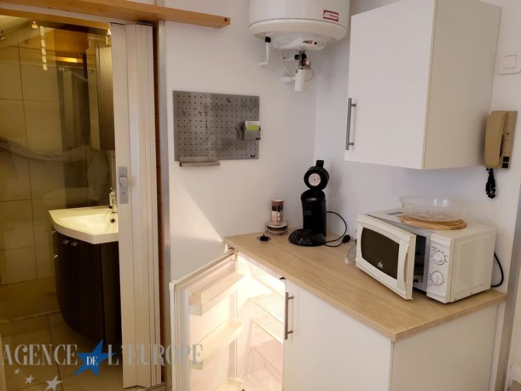 APPARTEMENT F1 (SOUPLEX) EN BON ETAT - VICHY CENTRE