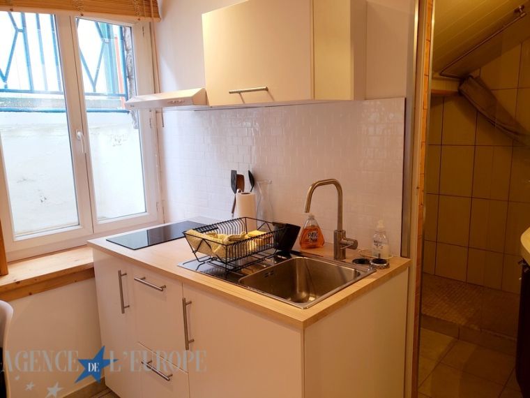 APPARTEMENT F1 (SOUPLEX) EN BON ETAT - VICHY CENTRE