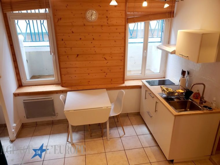 APPARTEMENT F1 (SOUPLEX) EN BON ETAT - VICHY CENTRE