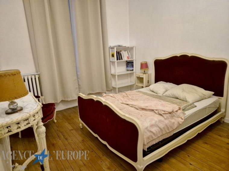 APPARTEMENT F3 EN BON ETAT (54 m²) - VICHY CENTRE