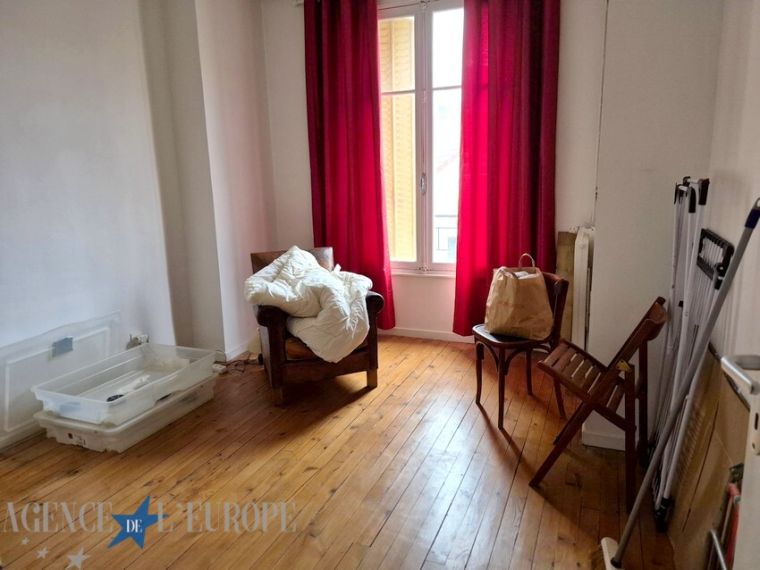 APPARTEMENT F3 EN BON ETAT (54 m²) - VICHY CENTRE