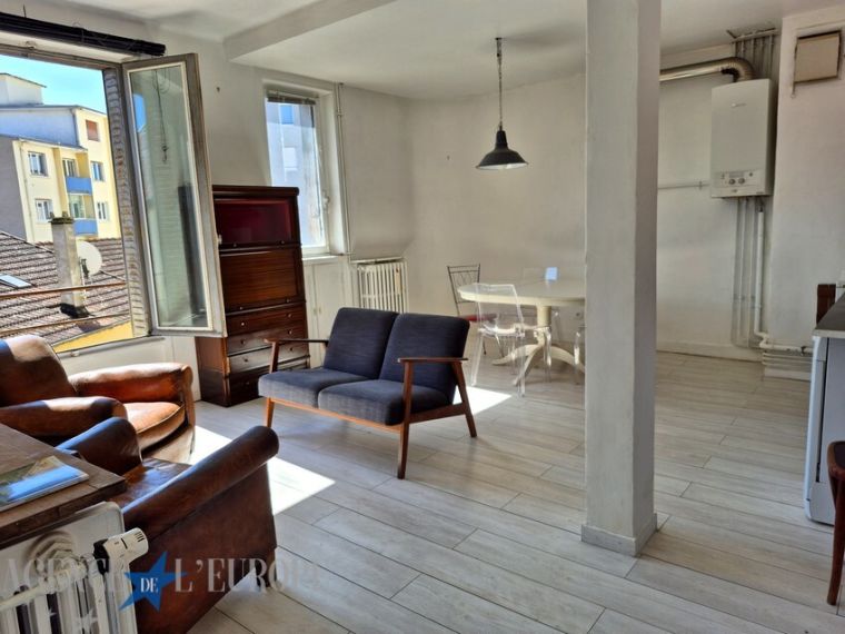 APPARTEMENT F3 EN BON ETAT (54 m²) - VICHY CENTRE